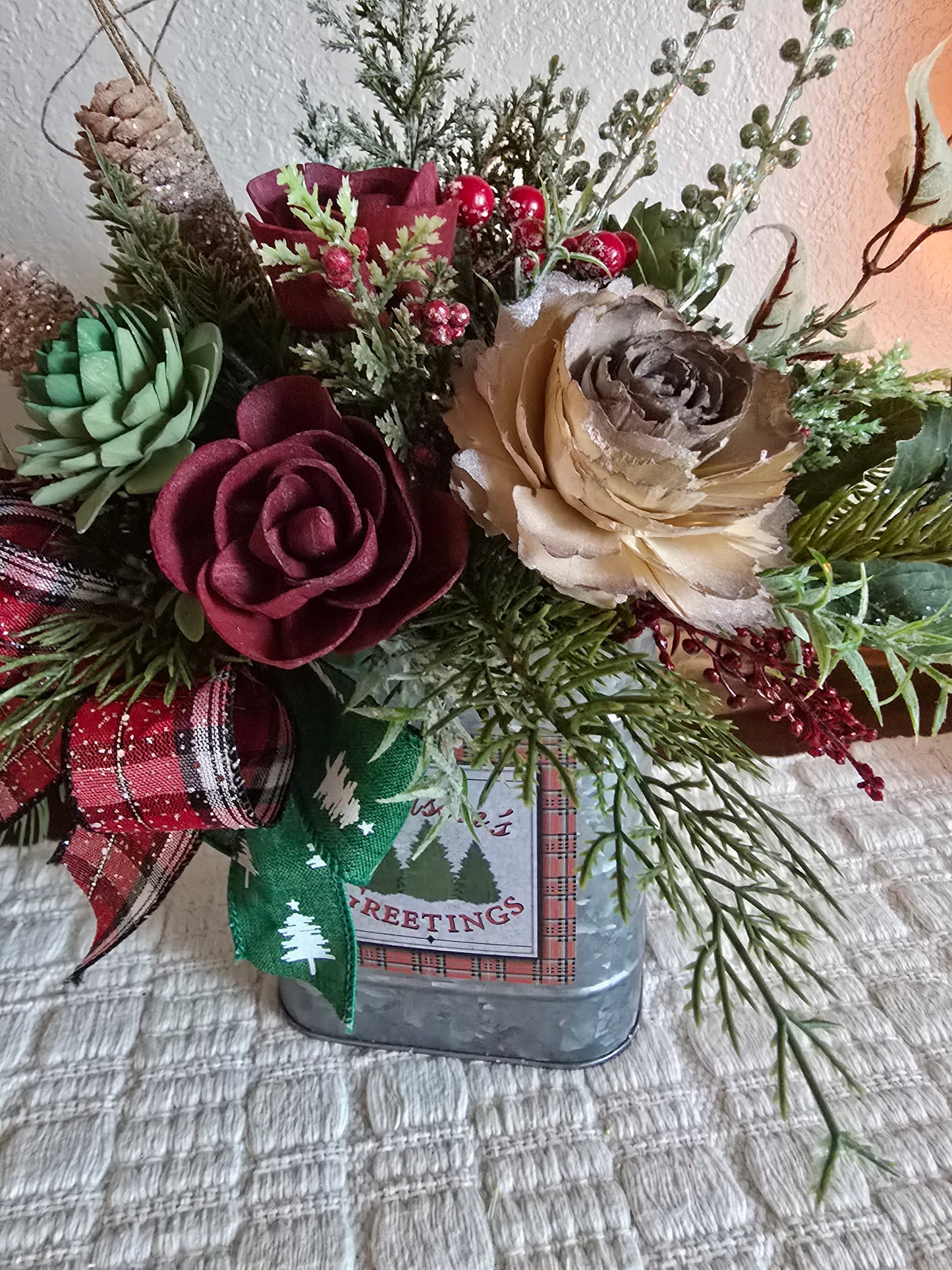 Season's Greetings Tin